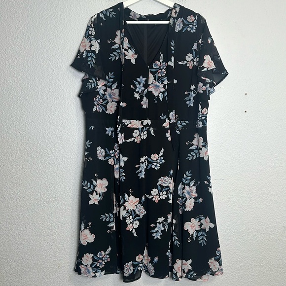 Torrid Black Floral Chiffon V Neck Short Knee Length Dress Plus Size Womens 16 - Picture 3 of 14